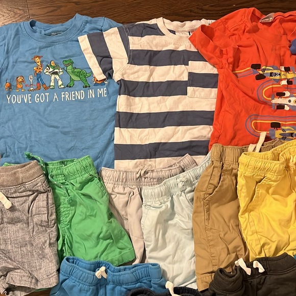 Bundle of 3T Boys Shorts and Tshirts - Picture 2 of 3